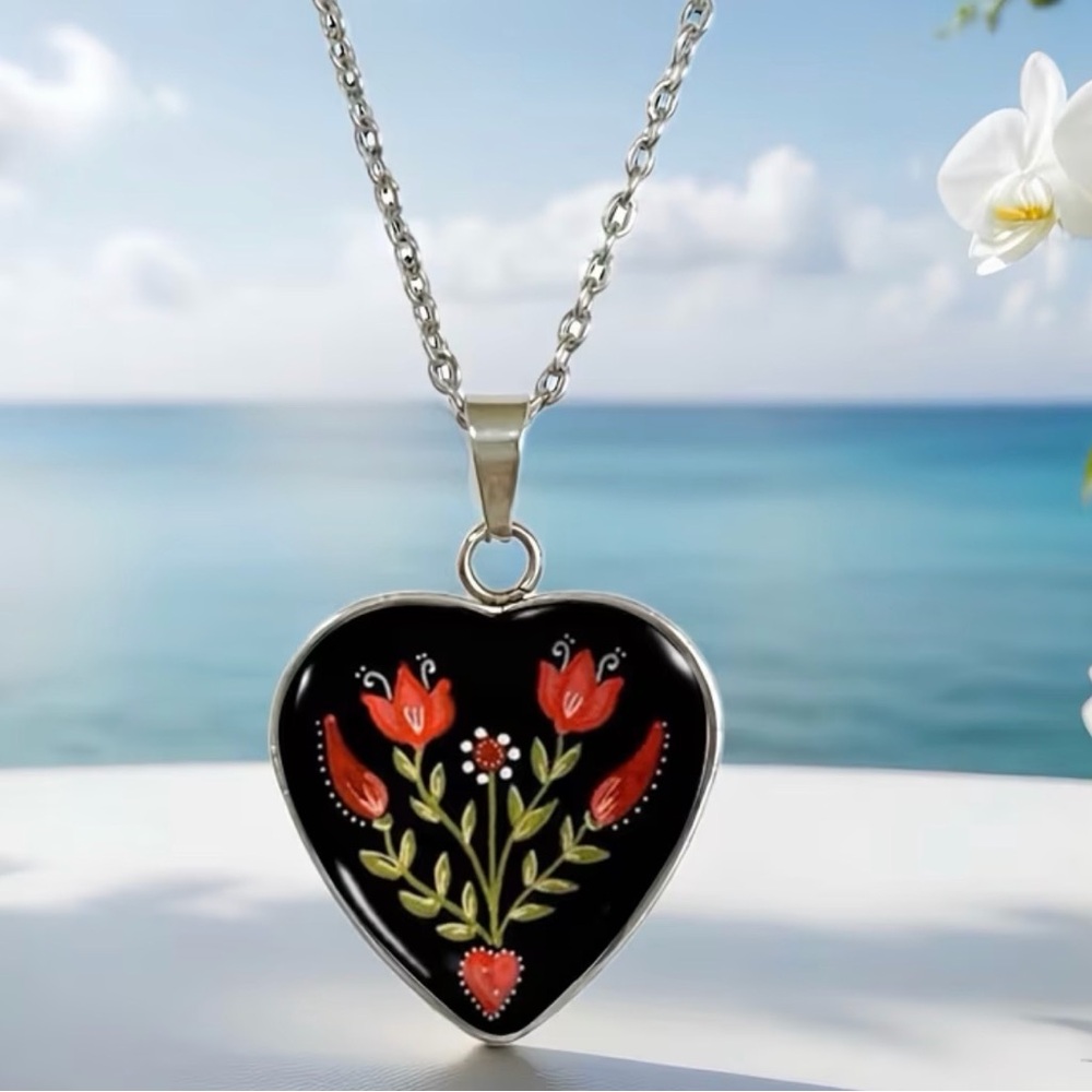 BOUTIQUE ART GLASS HEART NECKLACE ❤️